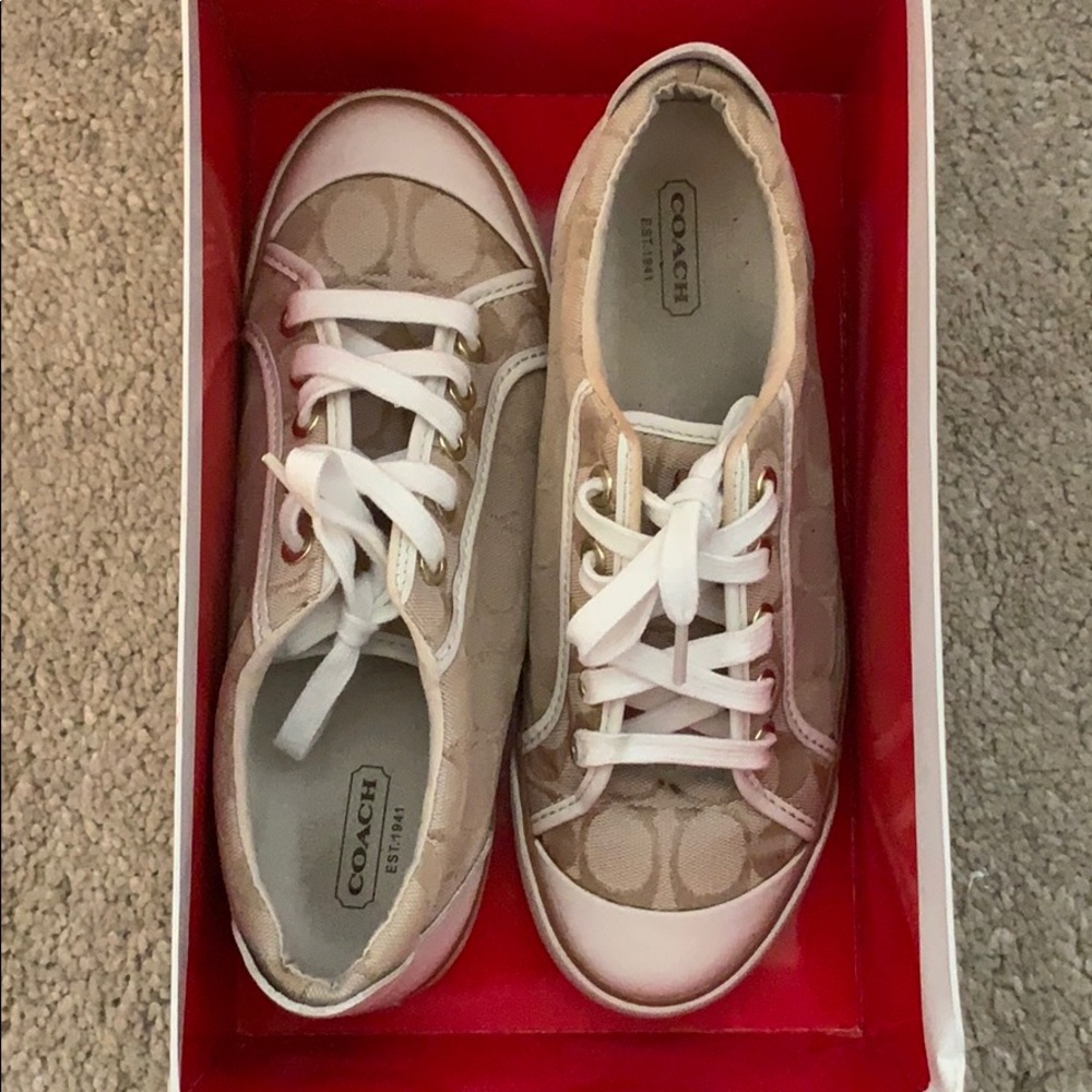 COACH LIGHT KHAKI AND WHITE BARRETT SNEAKERS